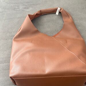 Beautiful Banana Republic Tan Leather Hobo Bag, NWT